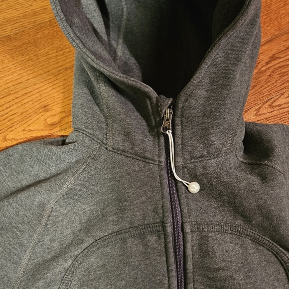 Euc Lululemon sweater - Picture 2 of 6